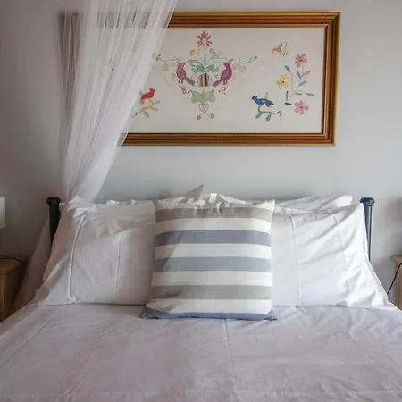 The Red Bougainvillea Apartment Kanali (Corfu)