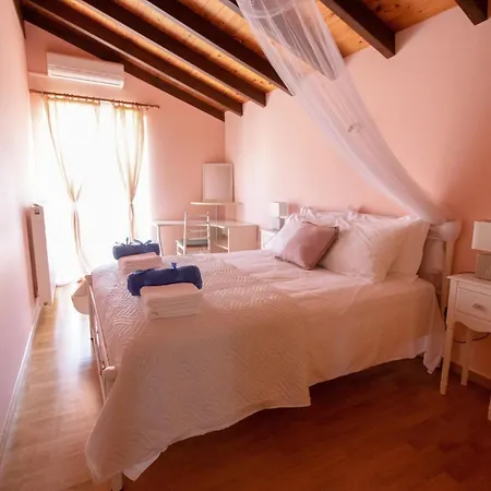 Apartment The Red Bougainvillea Kanali (Corfu)