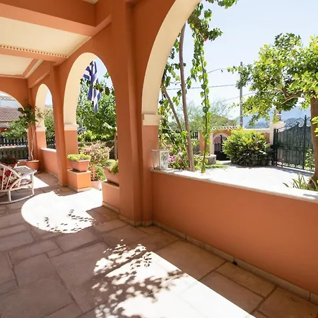 The Red Bougainvillea Daire